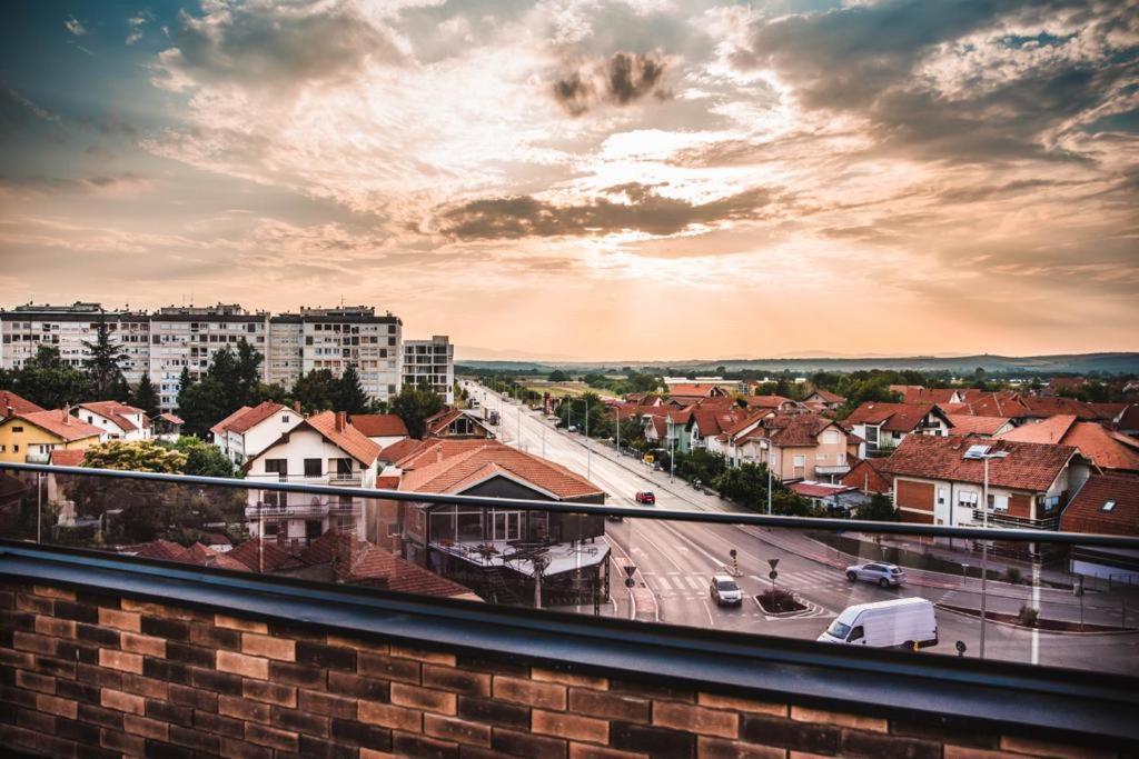 Sky & Apartment *